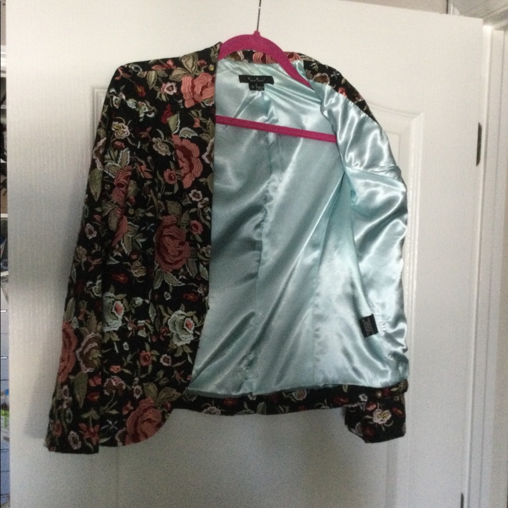 Jacket - Picture 2 of 5